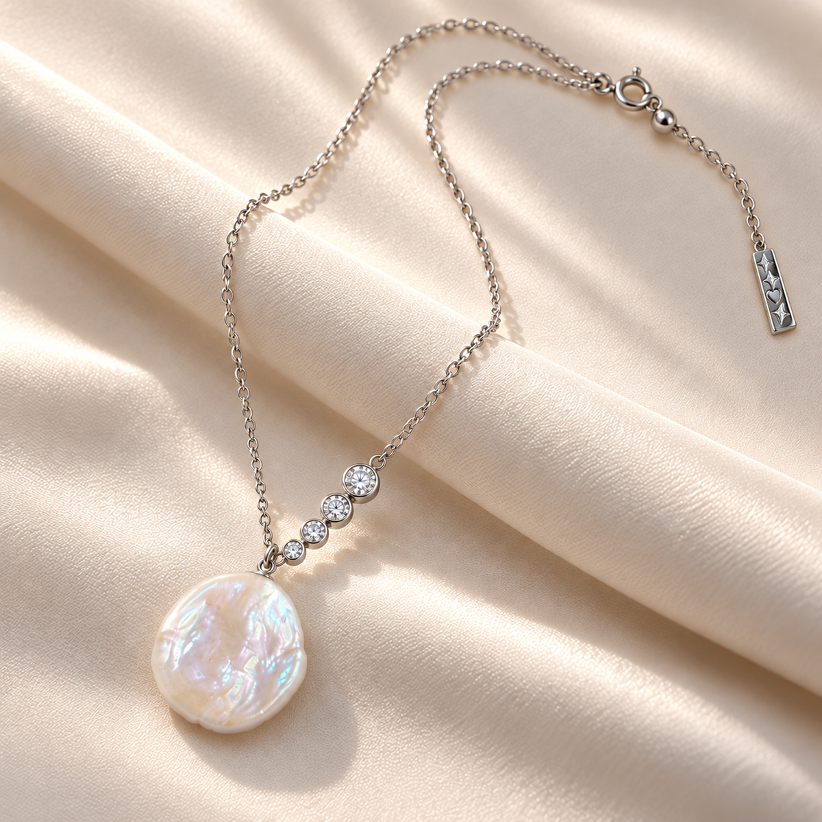 VESPER Baroque Pearl Pendant Necklace