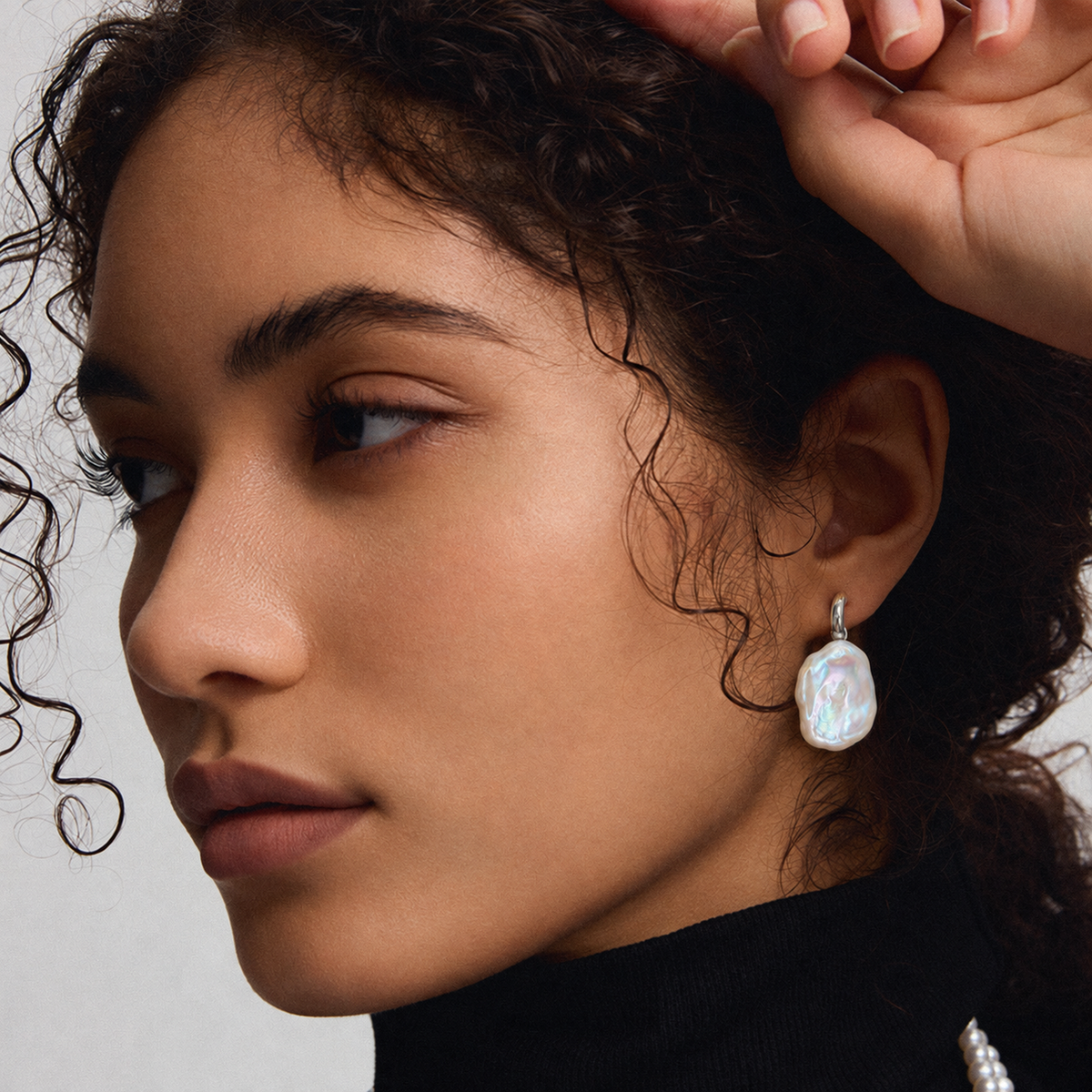 MIRA Baroque Pearl Drop Earrings